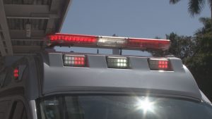 Auto pierde llanta y choca en carretera a La Paz